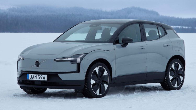 2024 Volvo EX30 Twin Motor Performance