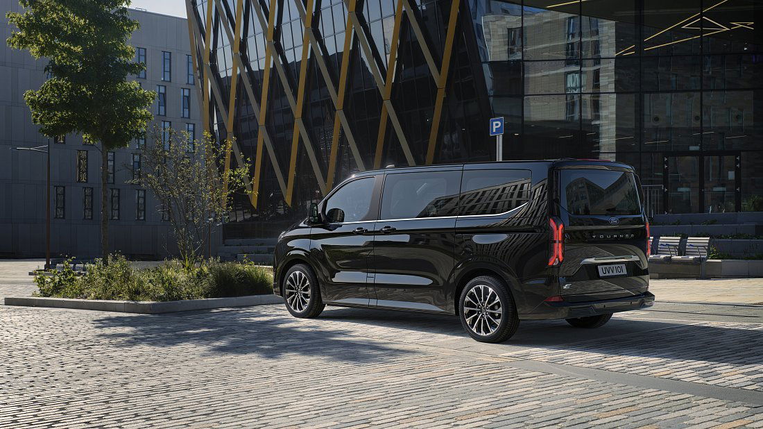 Ford e-Tourneo Custom L2 210 kW