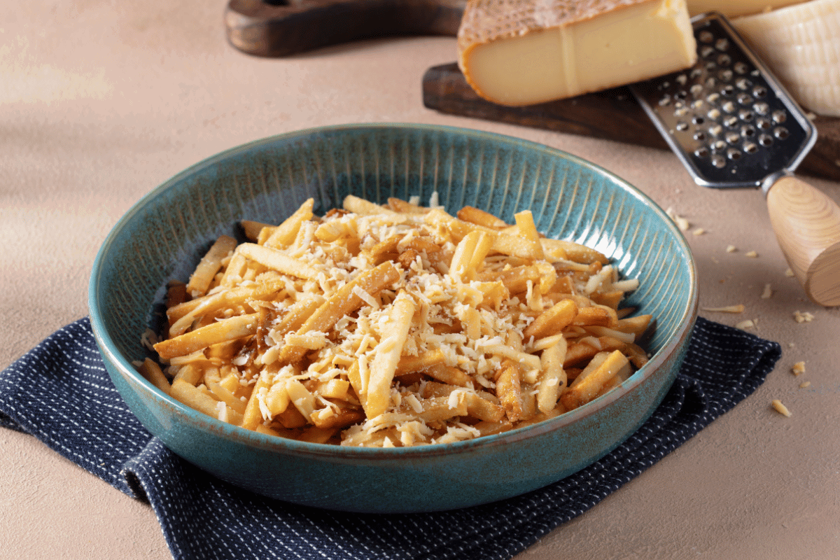 İsli Çerkez ve Parmesan Rendeli Patates Kızartması