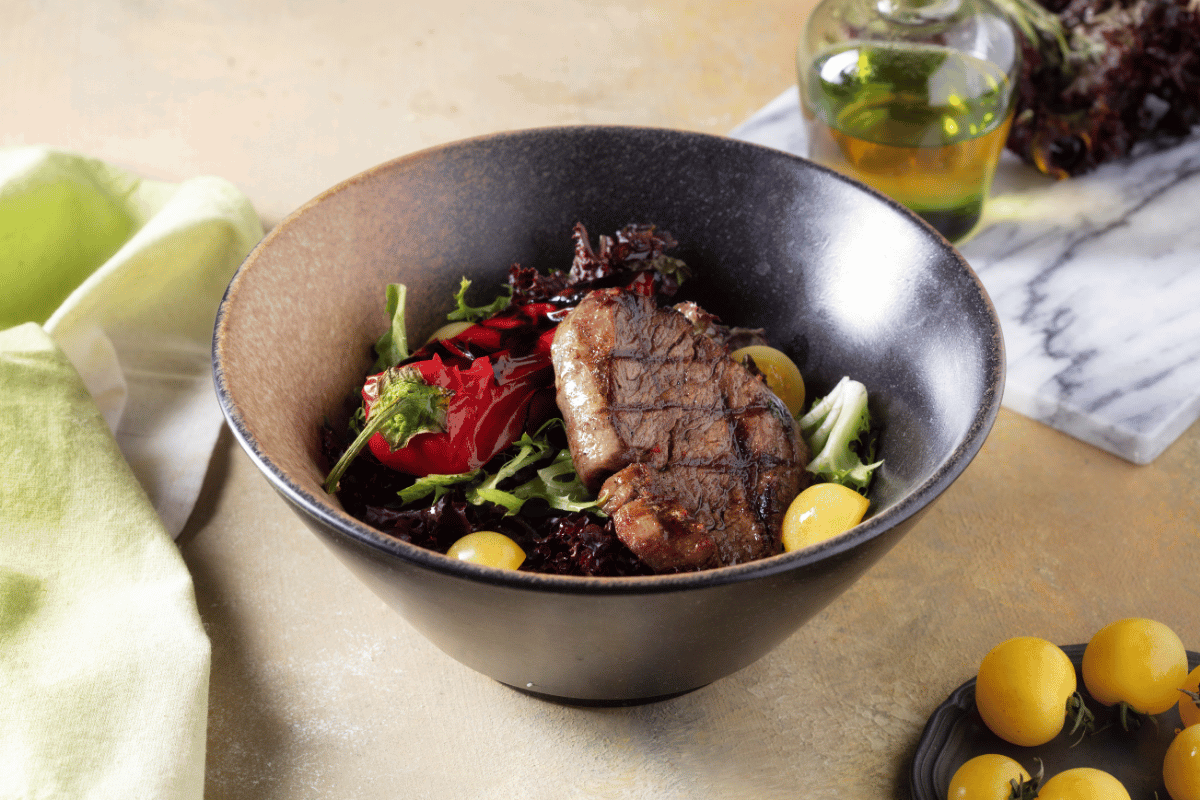 Köz Biberli Lokum Bonfile Salatası