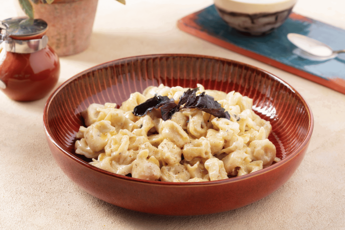 Reyhan Soslu Kremalı Tortellini