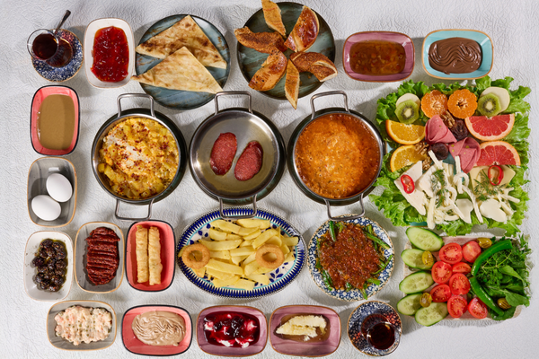 Geleneksel Serpme Kahvaltı