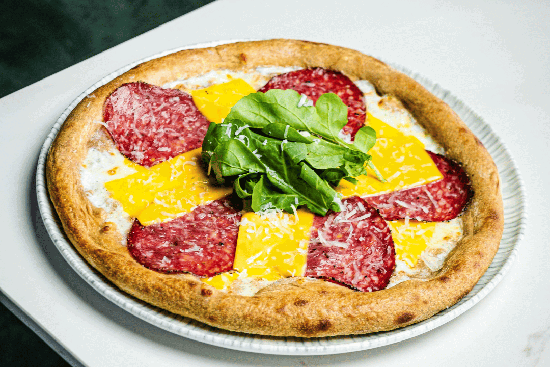İtalyan Salamlı Pizza