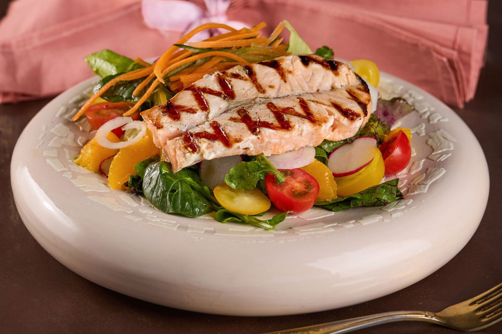 İzgara Somon Salata