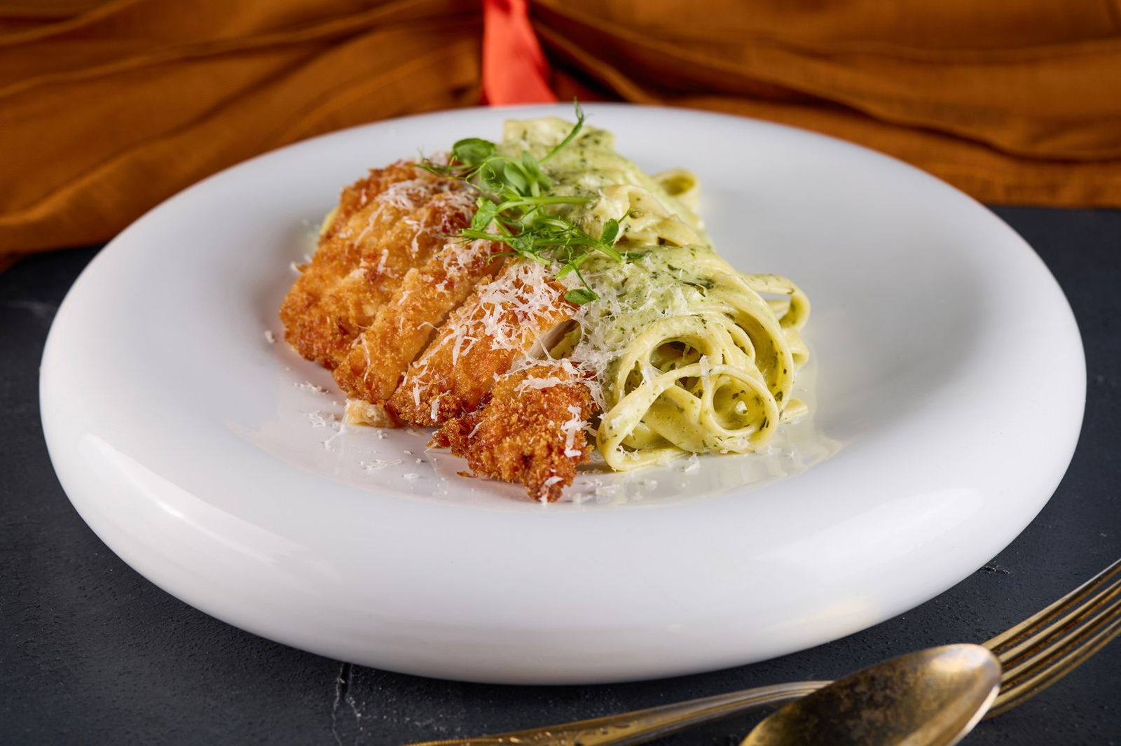 Pesto & Çıtır Tavuk Tagliatelli