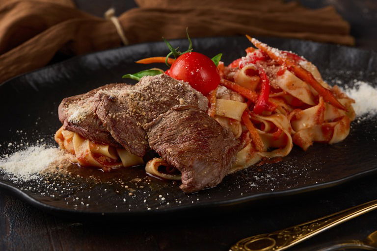 Biftekli Fettuccine