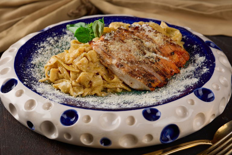 Tavuklu Mantarlı Fettucini Alfredo