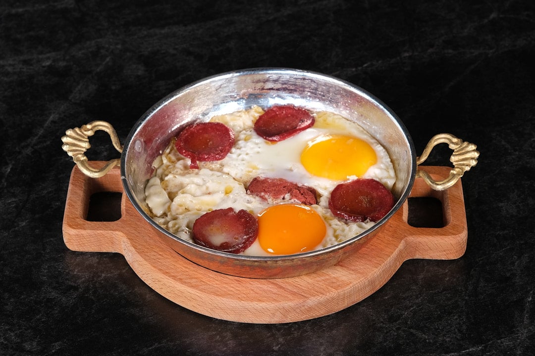 Sucuklu Yumurta