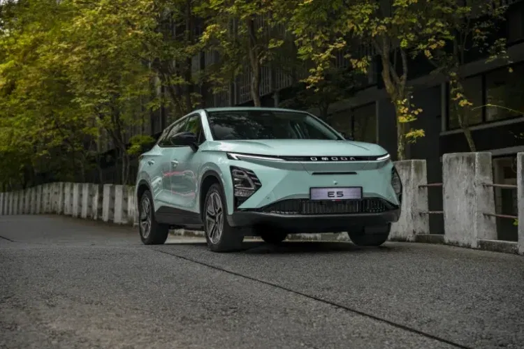 Omoda E5