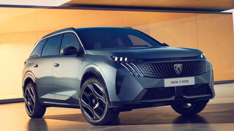 Peugeot E5008