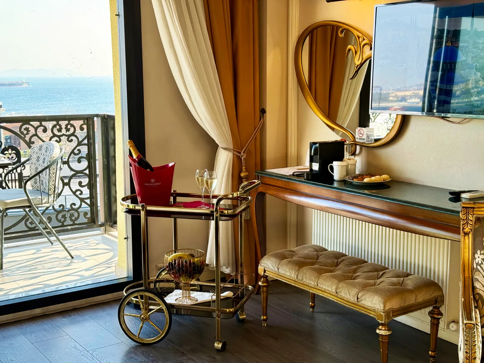 Executive Suite with Sea View Balcony