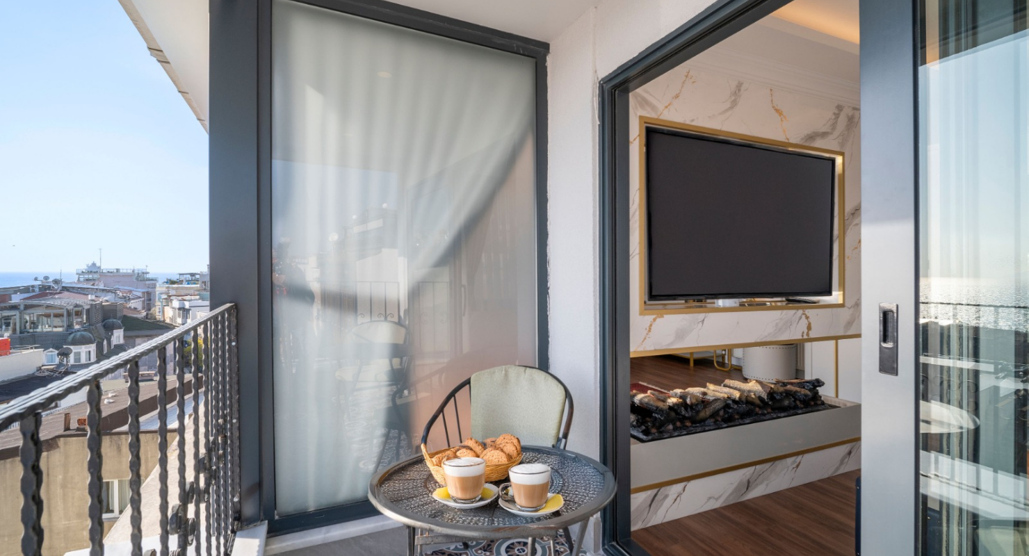 King Penthouse Suite Room wih Sea View