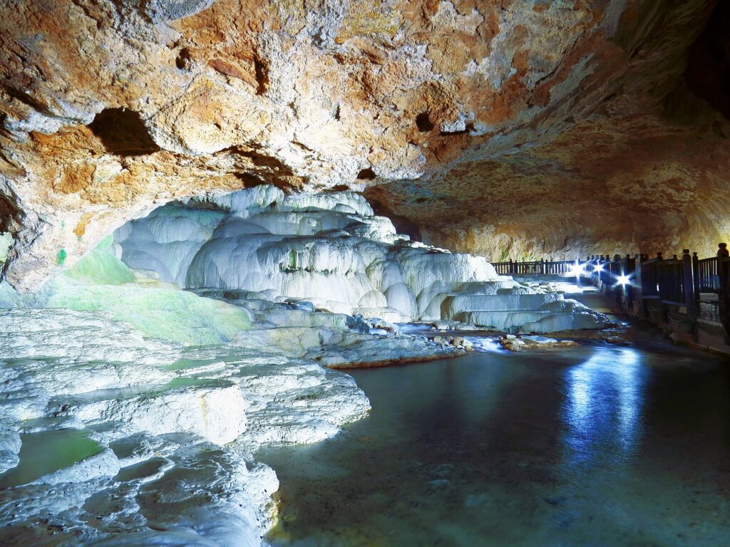 Kaklik Cave