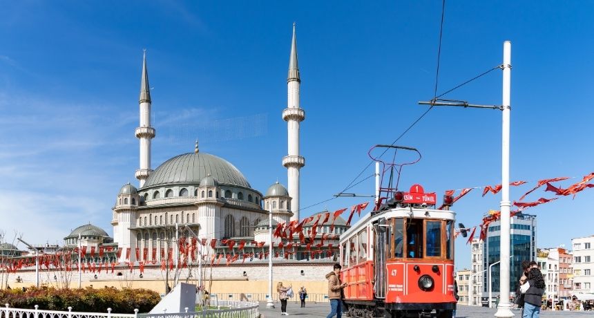 taksim cami tramway metro