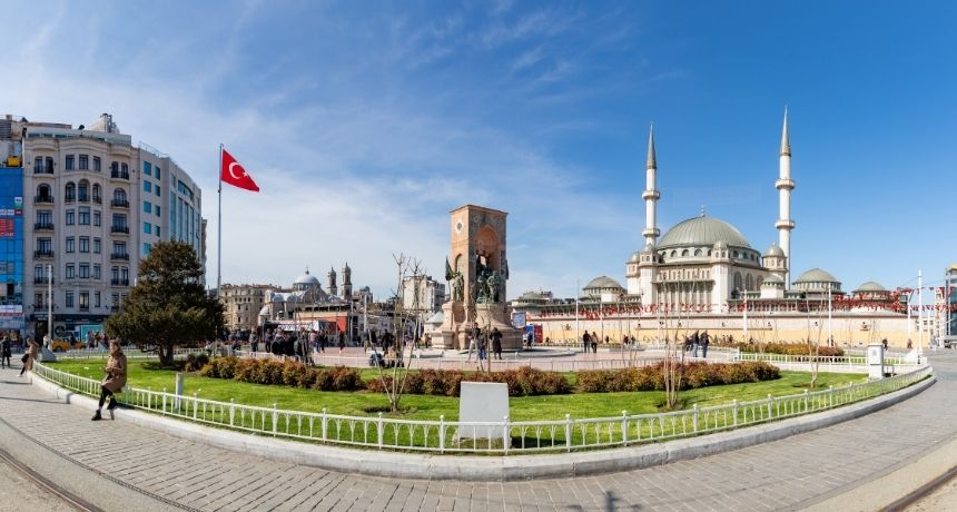 taksim square meydan anıt